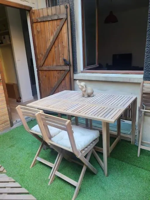 Appartement Au Coeur De Menilmontant Paris